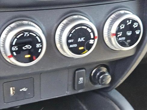 Used 2025 Mitsubishi Outlander Sport AWD image 12