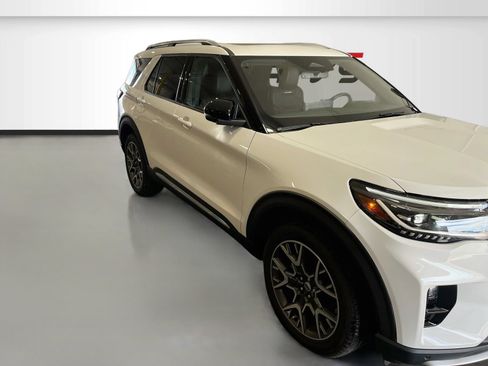 Used 2025 Ford Explorer Platinum w/ Ultimate Package AWD/4WD image 1