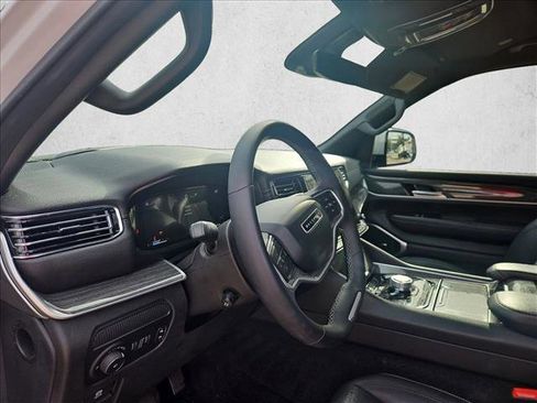 Used 2022 Jeep Wagoneer Series III w/ Flexible Seating Group image 13