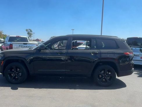 Used 2024 Jeep Grand Cherokee L Altitude RWD image 9