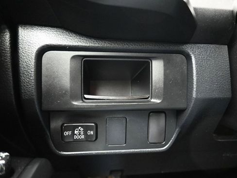 Used 2016 Toyota Tacoma SR w/ SR Convenience Package image 22