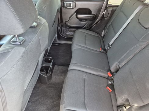 Used 2021 Jeep Wrangler Unlimited Sport AWD/4WD image 31