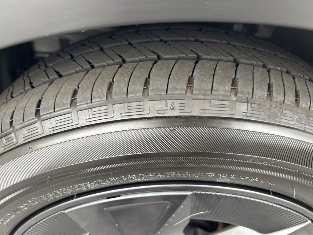 Certified 2024 Toyota Prius LE FWD image 29