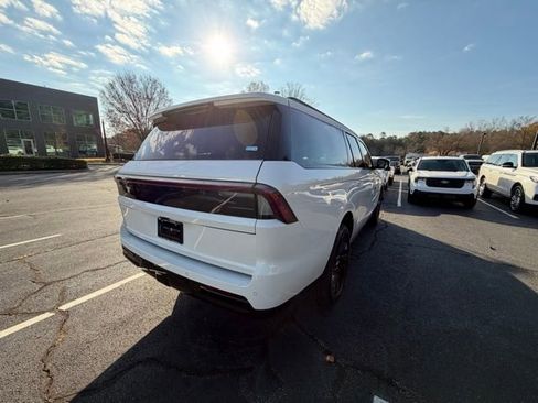 New 2025 Lincoln Navigator L Reserve w/ Jet Appearance Package image 7
