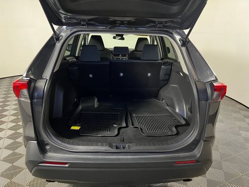 Certified 2025 Toyota RAV4 XLE FWD image 21