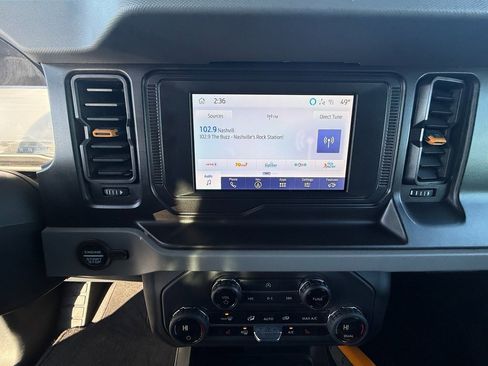 Used 2023 Ford Bronco Badlands w/ Sasquatch Package image 17