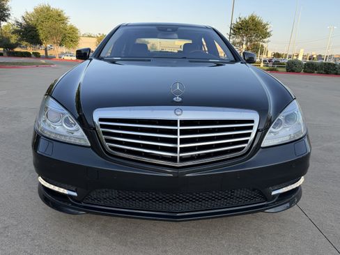 Used 2011 Mercedes-Benz S 550 image 2