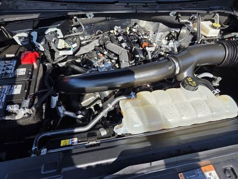 Certified 2025 Ford Expedition Active AWD/4WD image 21