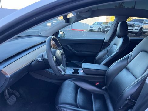 Used 2021 Tesla Model Y Long Range AWD/4WD image 26