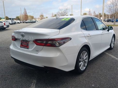 Certified 2022 Toyota Camry LE image 4