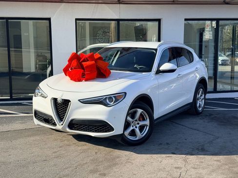 Used 2018 Alfa Romeo Stelvio AWD image 1