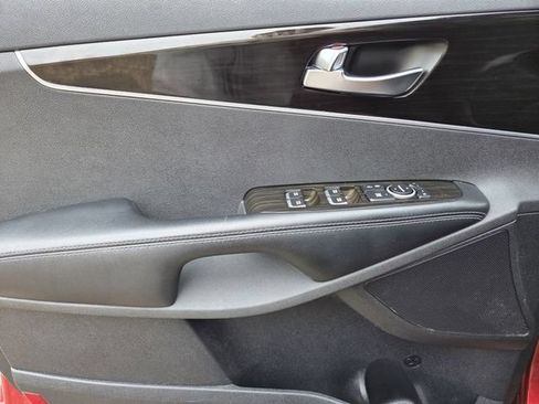 Used 2019 Kia Sorento EX FWD image 16