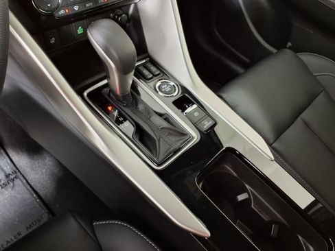 Used 2024 Mitsubishi Eclipse Cross SEL image 18