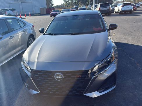 Used 2024 Nissan Altima 2.5 SR image 6