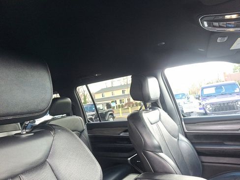 Used 2024 Jeep Wagoneer Series III image 13