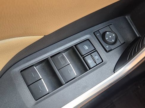 Used 2022 Toyota RAV4 XLE FWD image 27