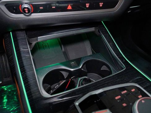 Used 2023 BMW X7 M60i image 69