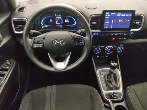 Used 2024 Hyundai Venue SEL FWD image 22