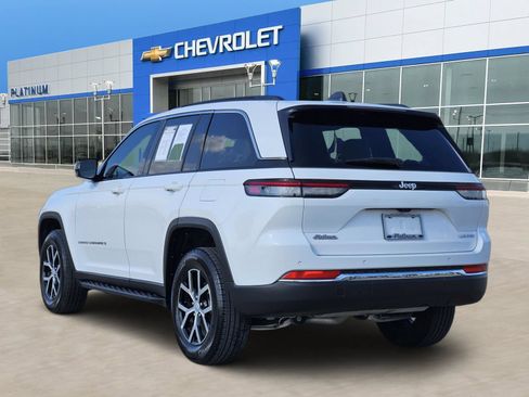 Used 2025 Jeep Grand Cherokee Limited RWD image 4
