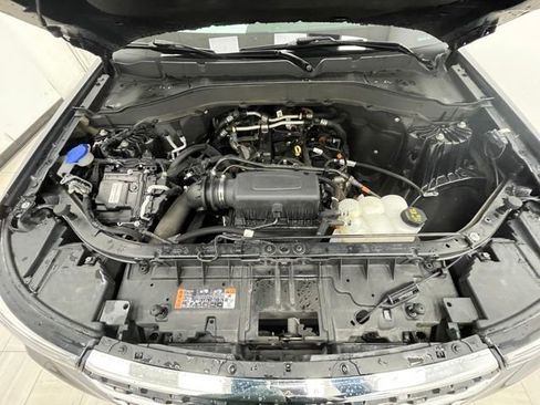 Used 2022 Ford Explorer XLT w/ Equipment Group 202A image 17