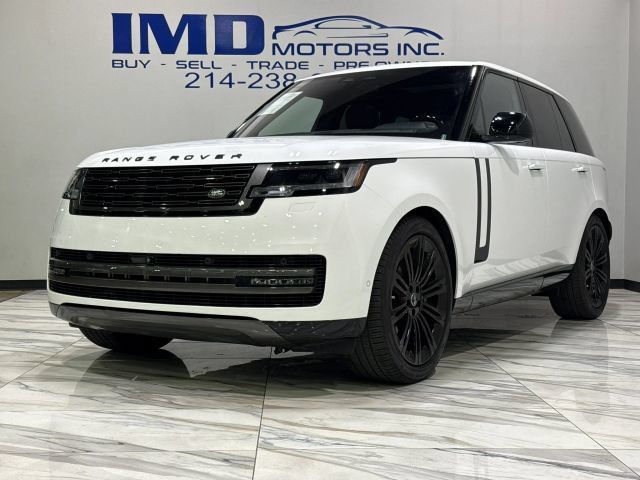 Used 2023 Land Rover Range Rover SE AWD/4WD image 2