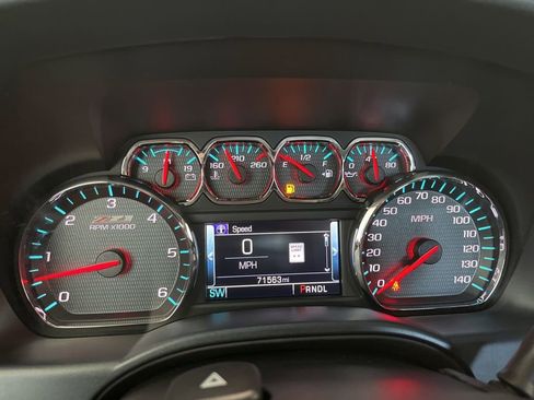 Used 2017 Chevrolet Silverado 1500 LT w/ Redline Edition AWD/4WD image 8