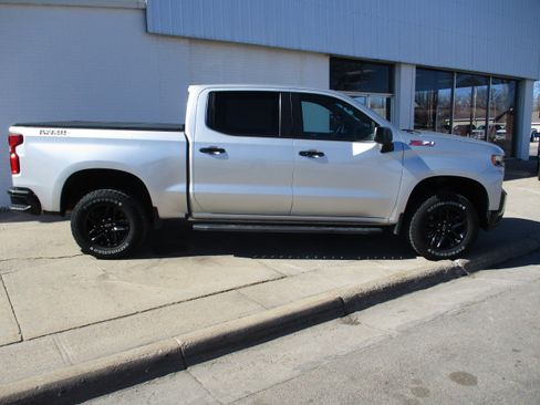 Used 2020 Chevrolet Silverado 1500 LT Trail Boss image 8