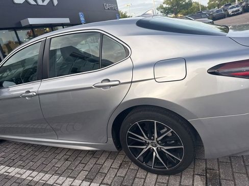 Used 2023 Toyota Camry SE FWD image 8