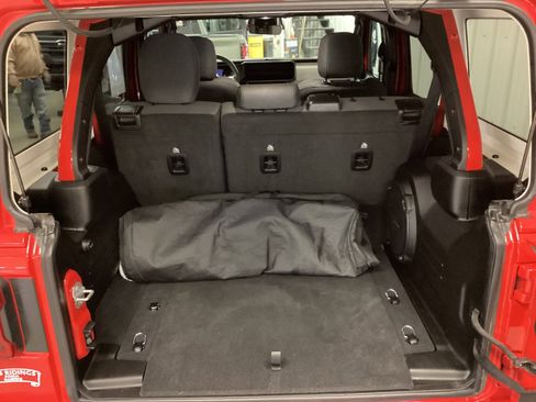 Used 2025 Jeep Wrangler Backcountry AWD/4WD image 5