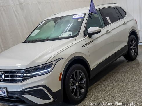 Used 2022 Volkswagen Tiguan SE AWD/4WD image 4