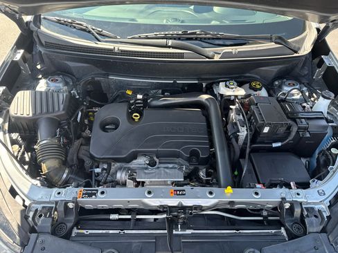 Used 2023 Chevrolet Equinox Premier image 18