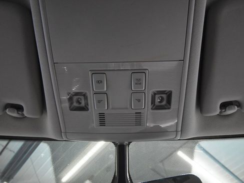 Used 2022 Volkswagen Atlas SE image 21