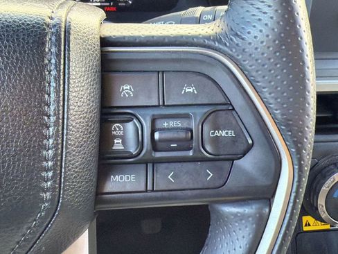 Used 2025 Toyota 4Runner TRD Off-Road image 28