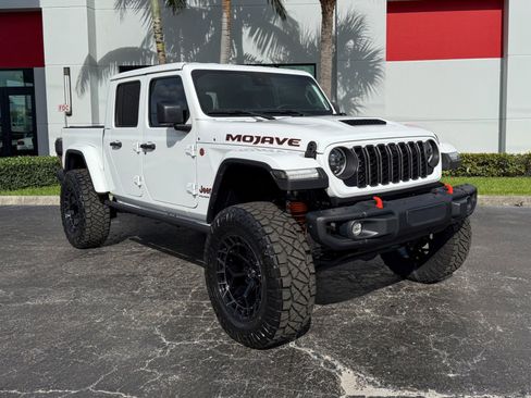 Used 2024 Jeep Gladiator Mojave image 7