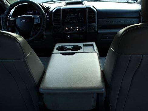 Used 2019 Ford F250 XL w/ Power Equipment Group AWD/4WD image 14
