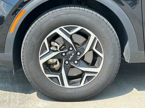 Used 2025 Kia Sportage LX AWD/4WD image 25