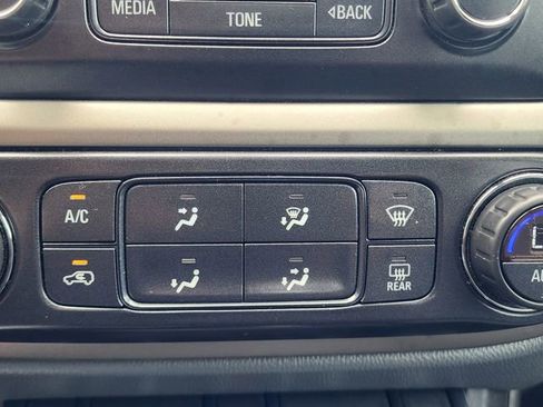 Used 2015 Chevrolet Colorado Z71 RWD image 31