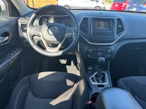 Used 2015 Jeep Cherokee Latitude w/ Trailer Tow Group AWD/4WD image 42