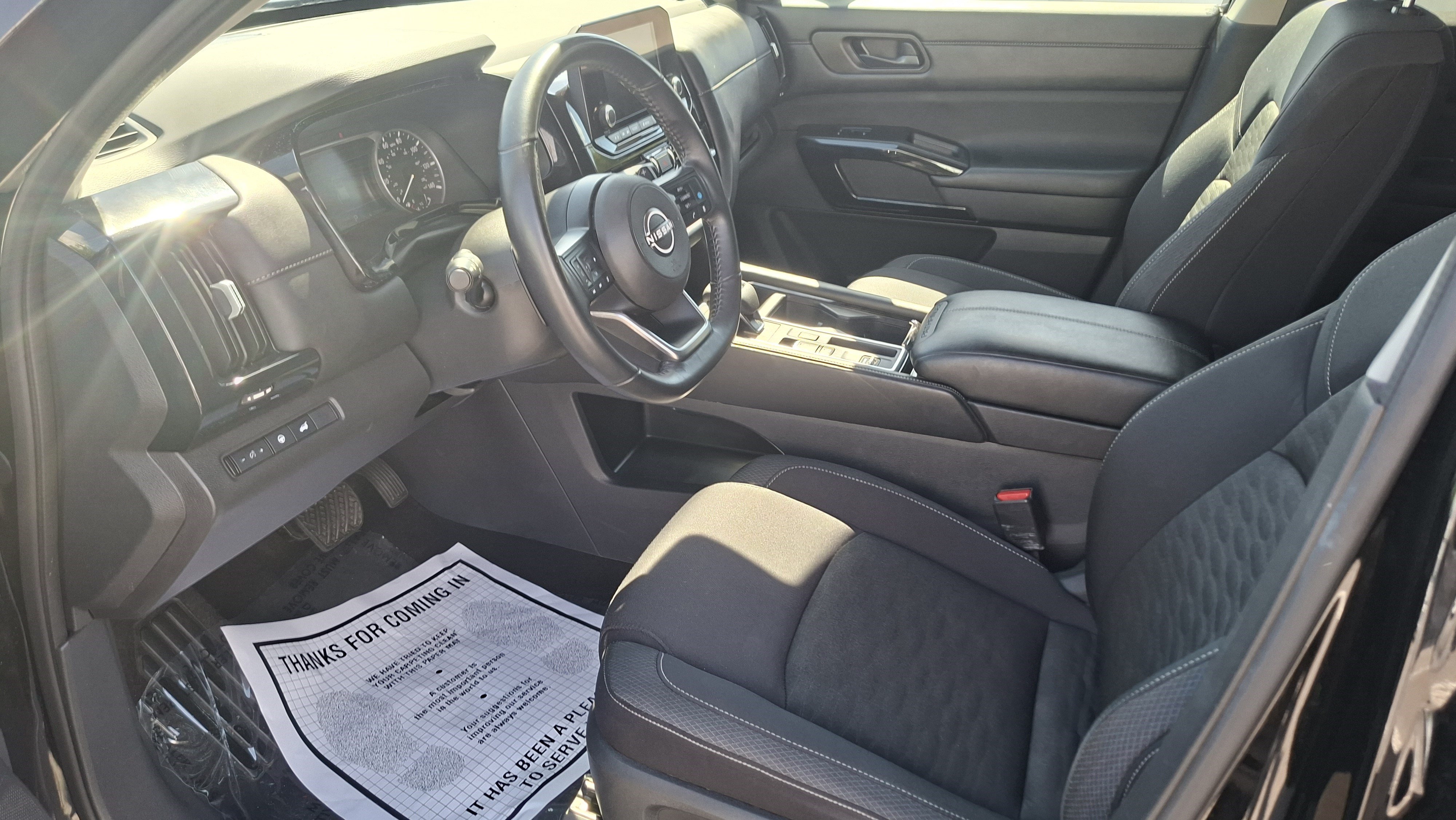 Certified 2025 Nissan Pathfinder SV FWD image 9