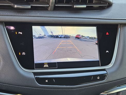 New 2025 Cadillac XT6 Luxury image 28