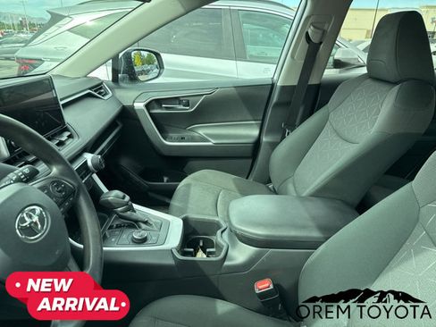 Used 2024 Toyota RAV4 XLE AWD/4WD image 20