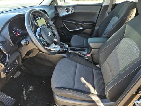 Used 2021 Kia Soul EX image 24