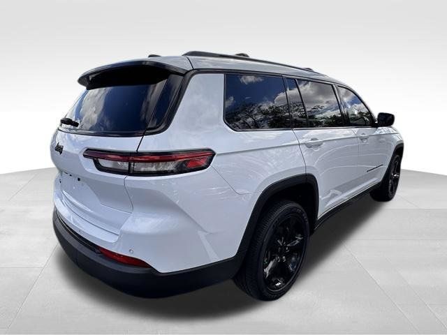 Used 2023 Jeep Grand Cherokee L Altitude AWD/4WD image 7