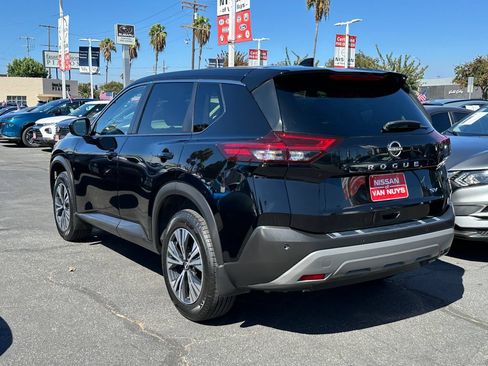Used 2023 Nissan Rogue SV FWD image 4