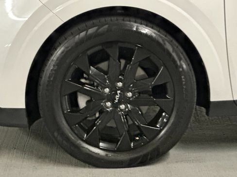 Certified 2023 Kia Carnival SX Prestige FWD image 37