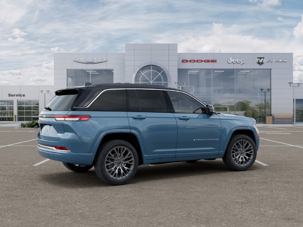 New 2027 Jeep Grand Cherokee Summit w/ Adv Protech Group IV AWD/4WD image 4