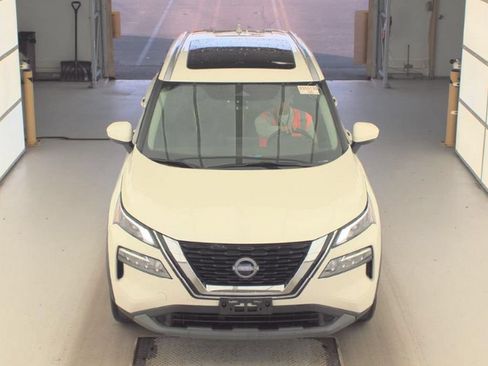 Used 2023 Nissan Rogue SV w/ SV Premium B Package AWD/4WD image 2