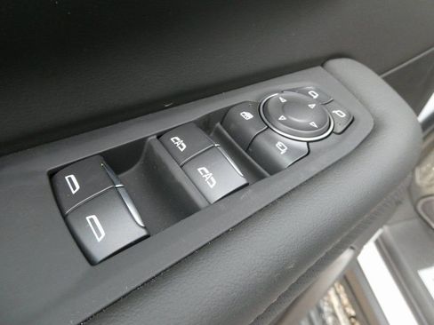 New 2026 Chevrolet Suburban High Country AWD/4WD image 25