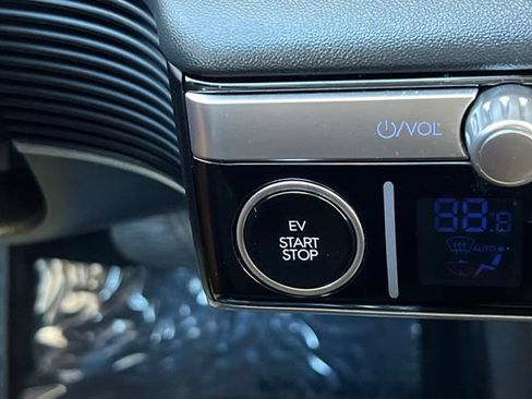 Certified 2024 Hyundai Ioniq 5 SEL RWD image 28