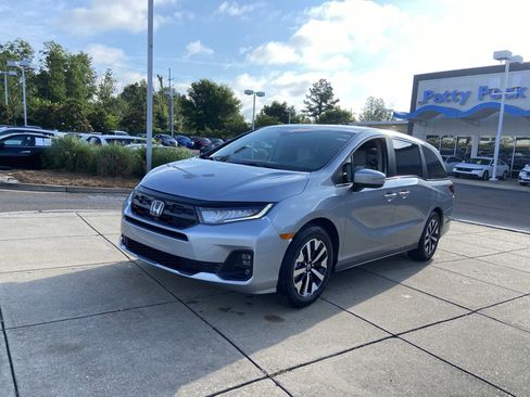 New 2026 Honda Odyssey EX-L image 4